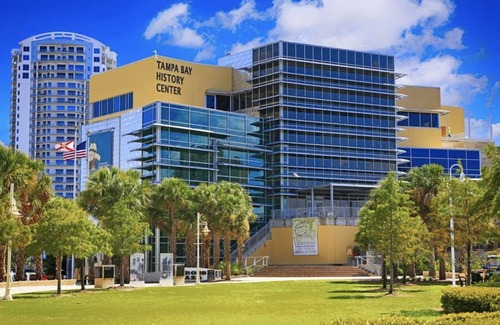 Hyde Park Hotel | Art Deco Room With Kitchenette, Onsite Parking, Pets Are Welcome!