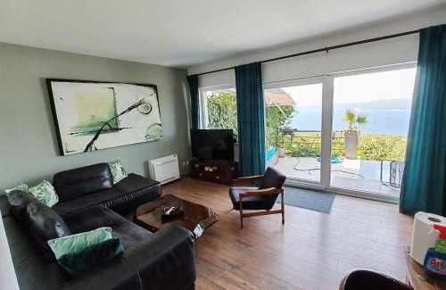 Crikvenica House | Art Gallery House with a small relaxing pool