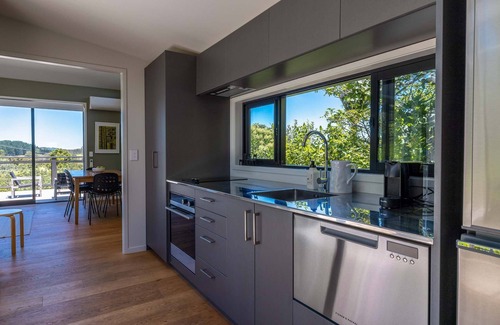 Onetangi House | Art Lovers Retreat | Stay Waiheke