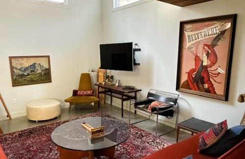 Stowe Hollow House | Art Rocks