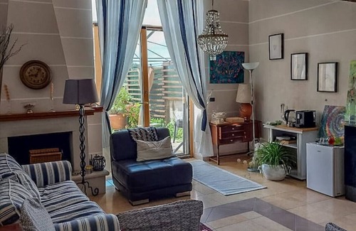 Novi Velia House | Artesia - Junior Suite Monet