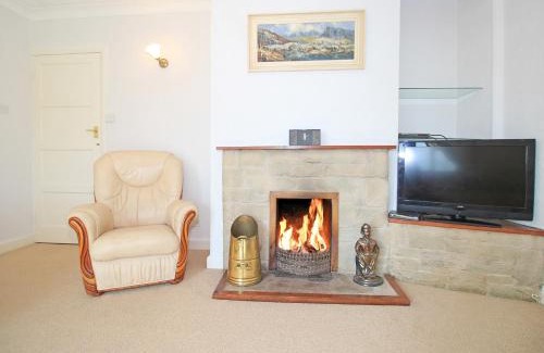 Penrhyndeudraeth House | Artist's Cottage