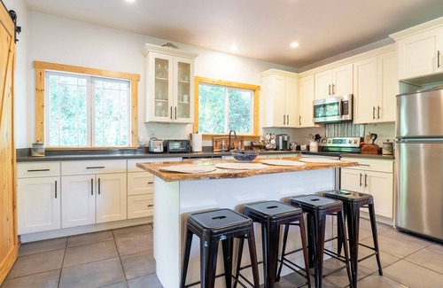 Duvall House | Artist's farm house children loft m/s Redmond, Seattle