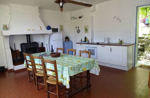 Fontaine-de-Vaucluse House | Artist's Paradise in Provence! - Views, Peace, Village Centre