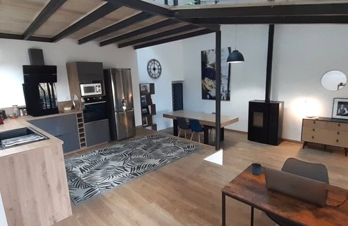 Saint-Chinian Other | Artist's studio converted into a Loft