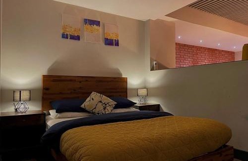 Sheffield City Centre Apartment | Artistic, Cozy, Stylish, Open Plan, City Centre 1BR