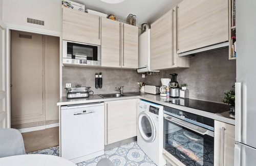 L'Europe Apartment | Artistic Flair, by Veeve