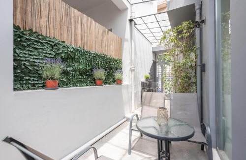 Gazi Apartment | Artistic Home Gazi by MDK Athens