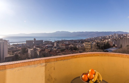 Rijeka Apartment | Artistically designed apartment with magnificent sea view