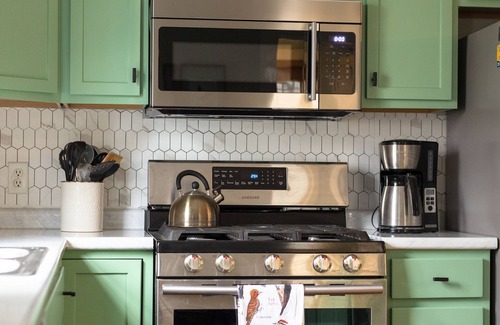 Oakley House | Artist’s Layer at Biltmore Ter- King bed-5 min Biltmore & Parkway,8 min Downtown