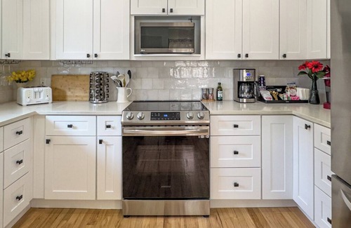 Lamar Heights Area House | Artsy Arvada Urban Cottage + Guest House - Near Breweries, Golf, Theatre, Parks