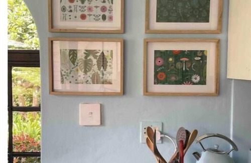 Brooklyn Cottage | Arty cottage in a beautiful South African garden