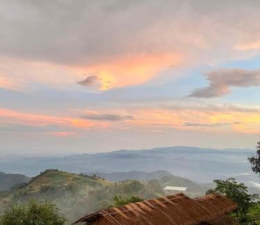 Mae Suai House | ASA Private Homestay - บ้านนายพราน แนววินเทจ