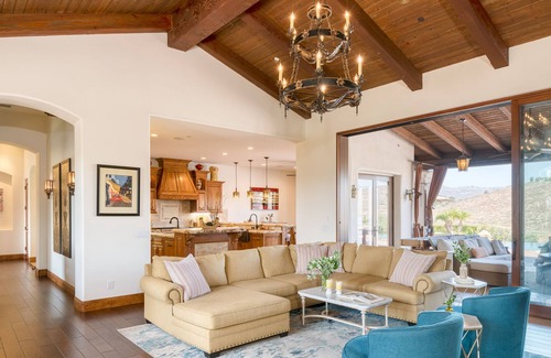 Covenant House | Ascension by AvantStay | Pool, Pickleball, Views
