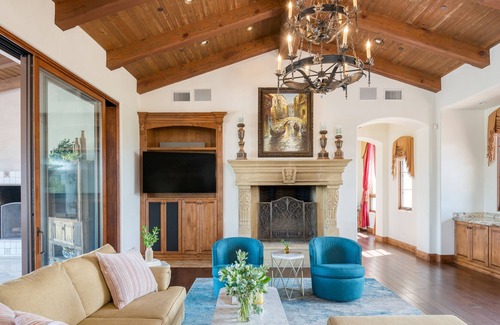 Covenant House | Ascension by AvantStay | Pool, Pickleball, Views