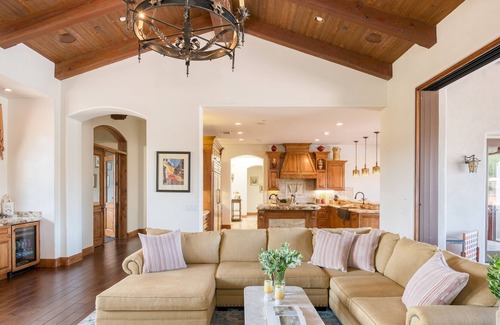 Covenant House | Ascension by AvantStay | Pool, Pickleball, Views
