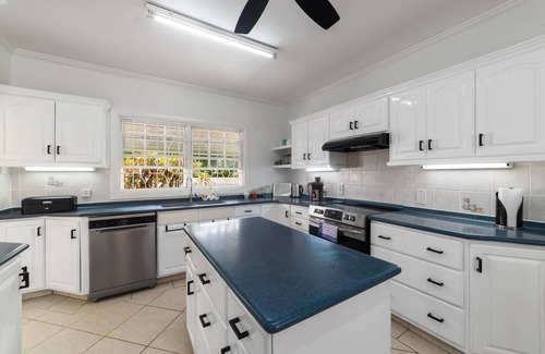 Gibbes Villa | Ascot 3 Villa Summary