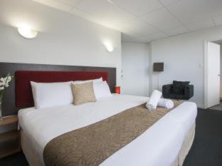 Newton Hotel | Ascotia Off Queen