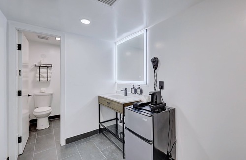 Cortez Hill Hotel | Ash&9th