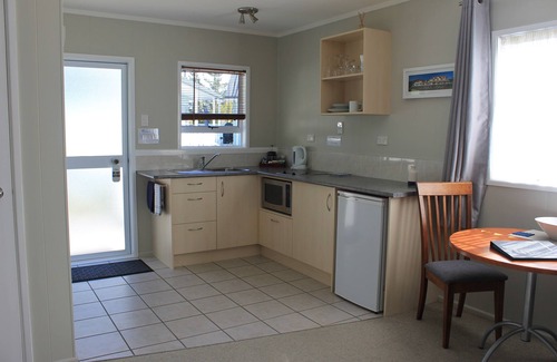 Haruru Hotel | Ash Grove Boutique Motel