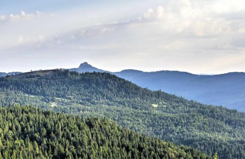 Ashland House | Ashland Cabin on 170 Acres with Mtn Views and Sauna!