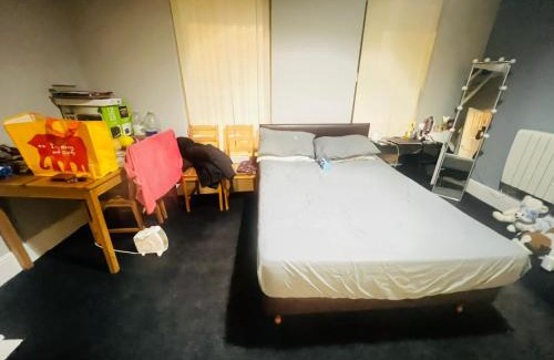 Ashton-under-Lyne Apartment | Ashton Apartment