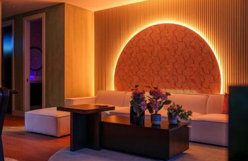 Buena Vista House | Asian Vibe Home in Design District with Pool BBQ Spacious Backyard