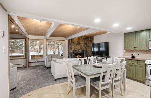 Aspen Condo | Aspen Alps 2 Bedroom, 3 Bath Condo - Steps away from Aspen Mountain