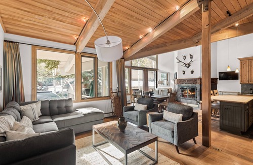 Aspen Condo | Aspen Alps Corner Deluxe 2 Bedroom, walking distance to town