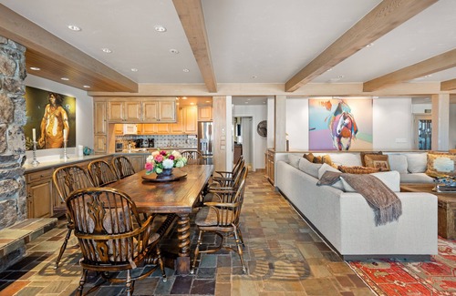 Aspen Condo | Aspen Alps Three bedroom condo - ski in/out of Aspen Mountain & Hot Tub