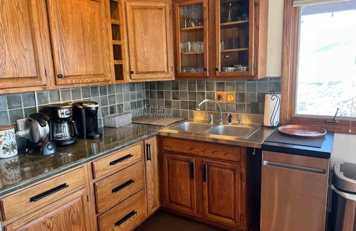 Brush Creek Village Ski Chalet | Aspen Extended Stay Chalet, Mtn Views, 2 BDRM Family Retreat