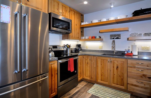 Crested Butte Condo | Aspen Grove, Ski in/out, Hot Tub, Pet Friendly