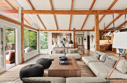 Brush Creek Village House | Aspen Luxury 4 bedroom Mountain Retreat