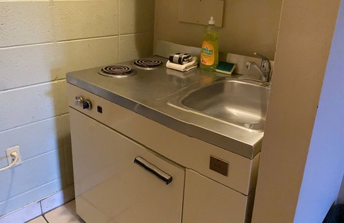 Drayton Valley Hotel | Aspen Motor Inn