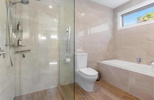 Kapiti Coast Bed & Breakfast | Aston Road Villa Bed & Breakfast