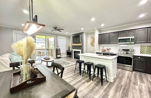 Judson House | Astonishing Averill GVL!