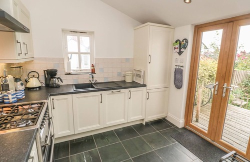 Lostwithiel Cottage | ASTRANTIA COTTAGE, family friendly, with open fire in Lostwithiel
