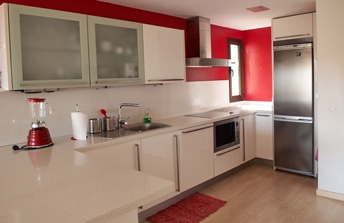 San Agustin Apartment | Asunto Rannan Vieressä, Uima-allas, Ilmastointi ja Ilmainen Wifi