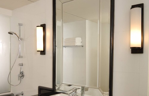 Embassy District Hotel | At 21 Saladaeng