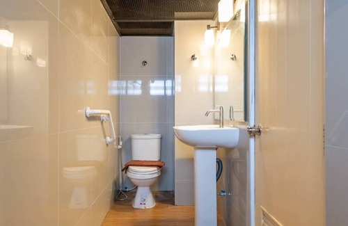 Bang Phlat Hotel | At 42 Residence