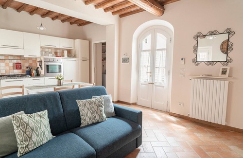 Vicopelago House | At Chica's House - Lucca with Private Parking and Outdoor Space