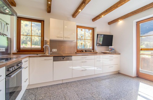 Ramsau im Zillertal Apartment | Detached farmhouse near ski resort Mayrhofen