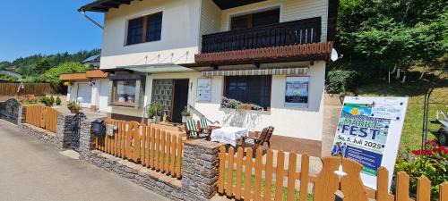 Sankt Michael in Obersteiermark Apartment | aNNa s Cozy Home with Private Forest, Canopy Terrace & Parking, near Präbichl