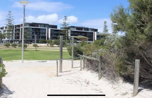 North Fremantle Apartment | AT THE BEACH - 2bed, 2bath, Fully Furnished.