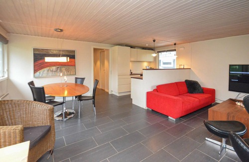 Idestrup House | At the end of a small side street and only about 150 m from the beach lies this cozy vacation home.