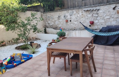 Saint-Lambert Apartment | At the foot of Notre Dame de la Garde, between beach and town center