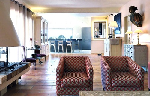 Roussillon Villa | At the heart of the ocher cliffs of Roussillon, renovated villa with private pool