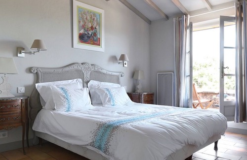 Roussillon Villa | At the heart of the ocher cliffs of Roussillon, renovated villa with private pool