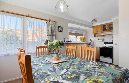 Mount Maunganui House | At The Mount - Mt Maunganui Holiday Home