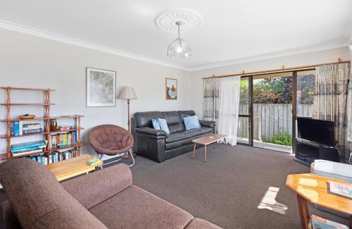 Mount Maunganui House | At The Mount - Mt Maunganui Holiday Home